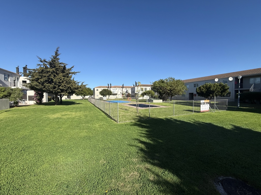 2 Bedroom Property for Sale in Middedorp Western Cape